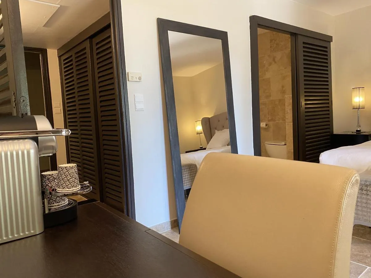 Domaine De La Reynaude Hotel Aurons